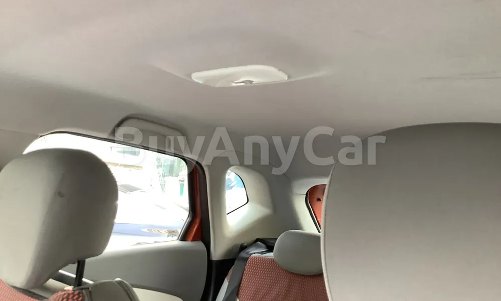 Vehicle photo 9