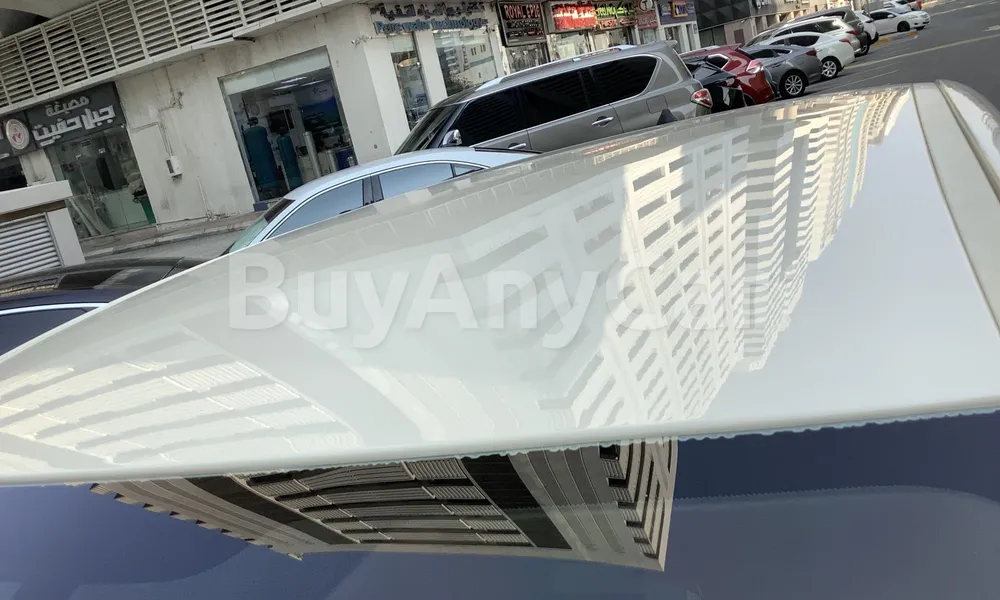 Vehicle photo 5