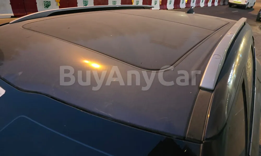 Vehicle photo 5