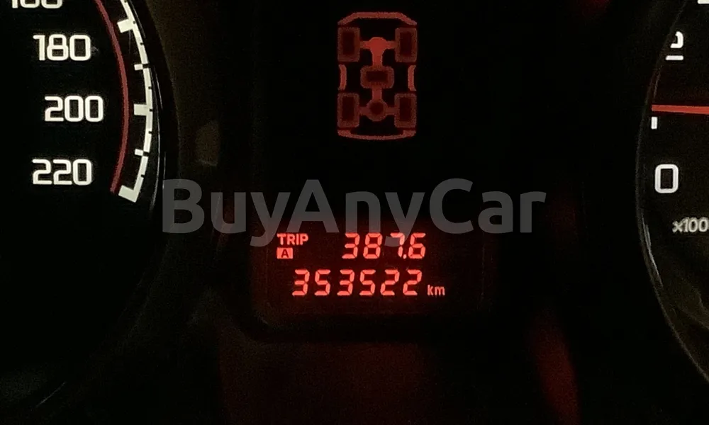 Vehicle photo 7