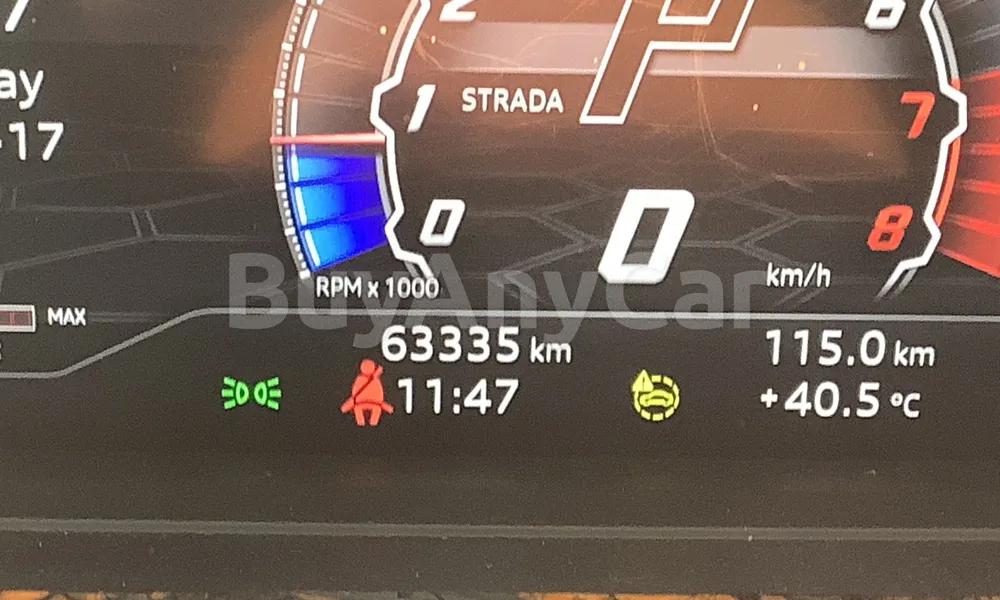 Vehicle photo 9