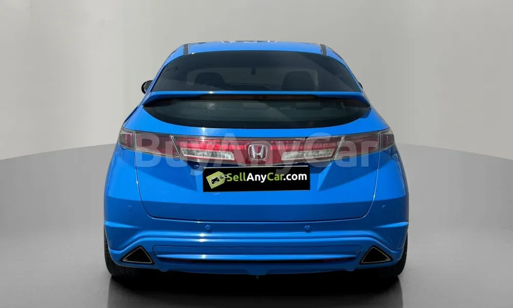 Vehicle photo 2