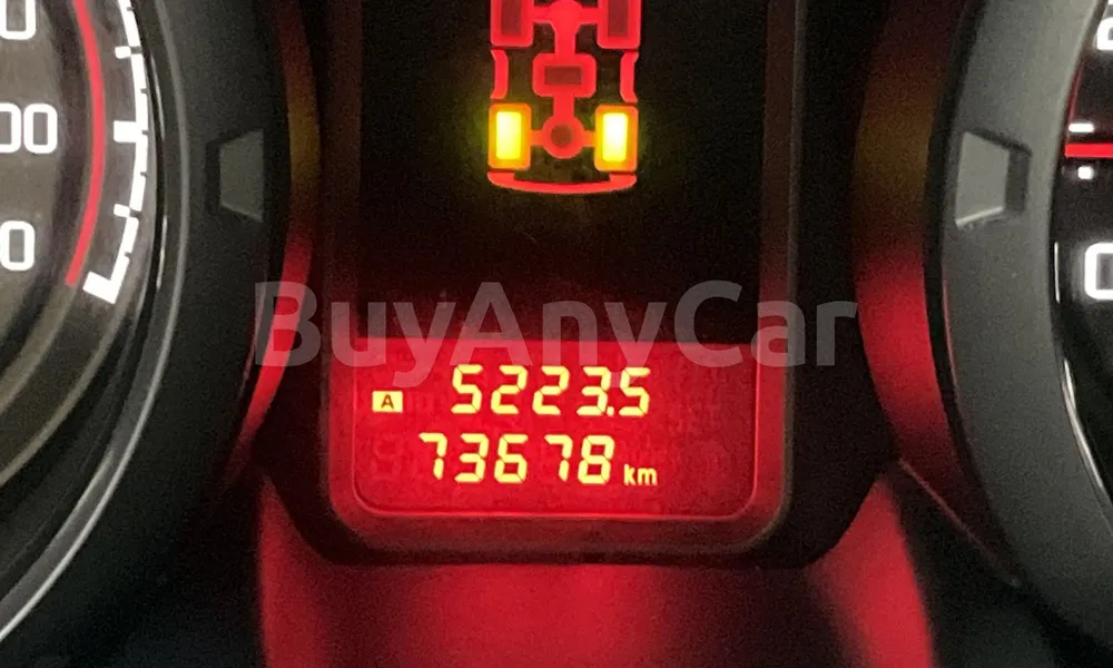 Vehicle photo 9