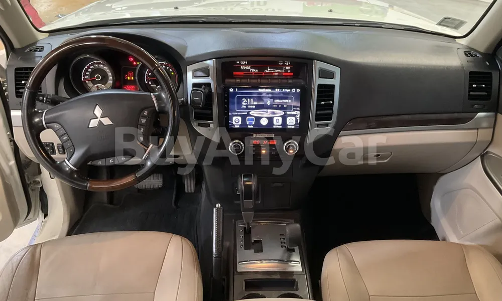 Vehicle photo 7