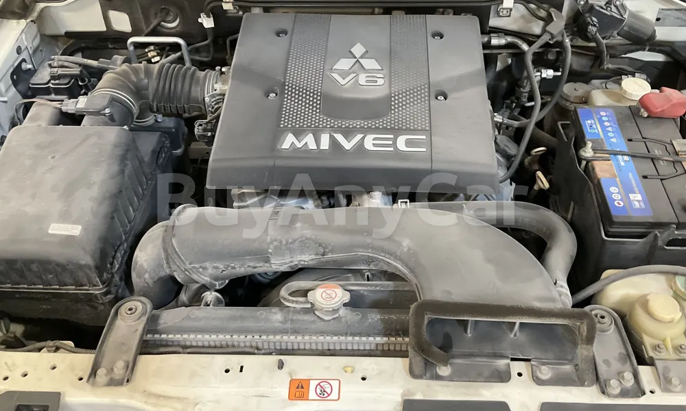 Vehicle photo 6