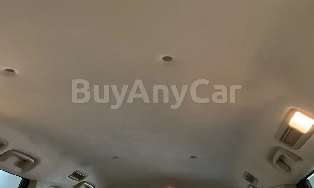 Vehicle photo 8