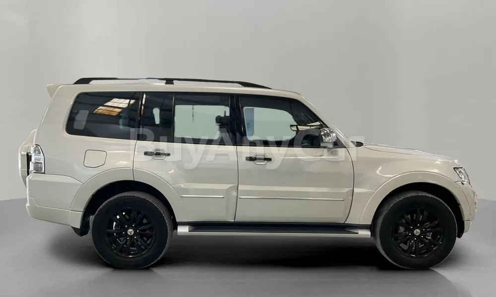 Vehicle photo 4