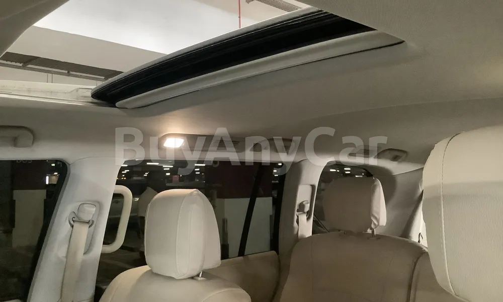 Vehicle photo 10