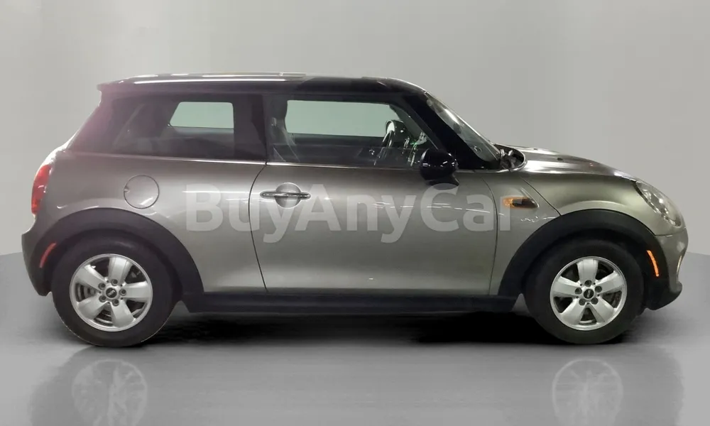 Vehicle photo 3