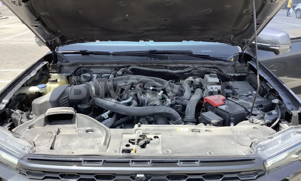 Vehicle photo 6