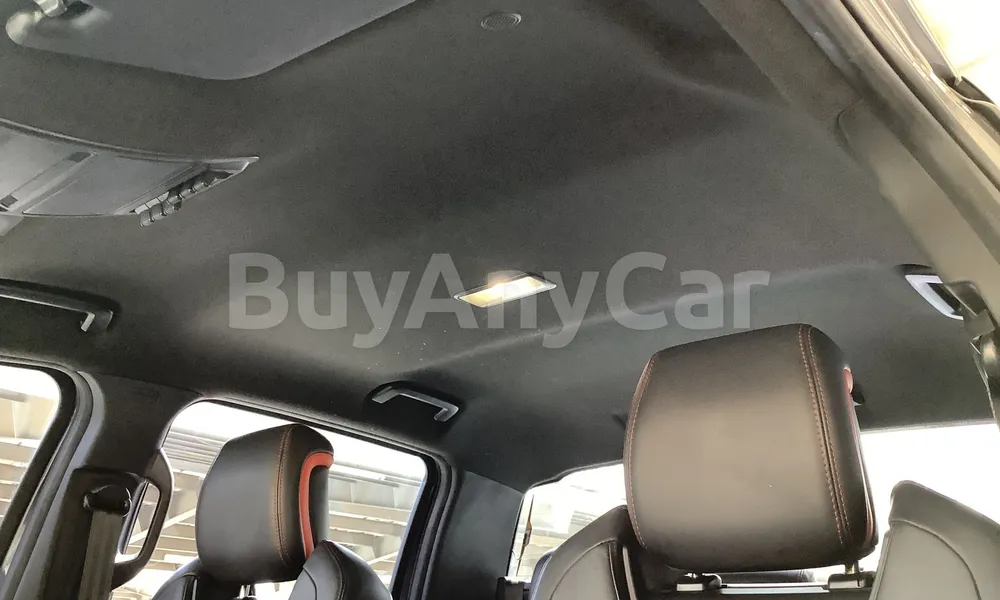 Vehicle photo 9