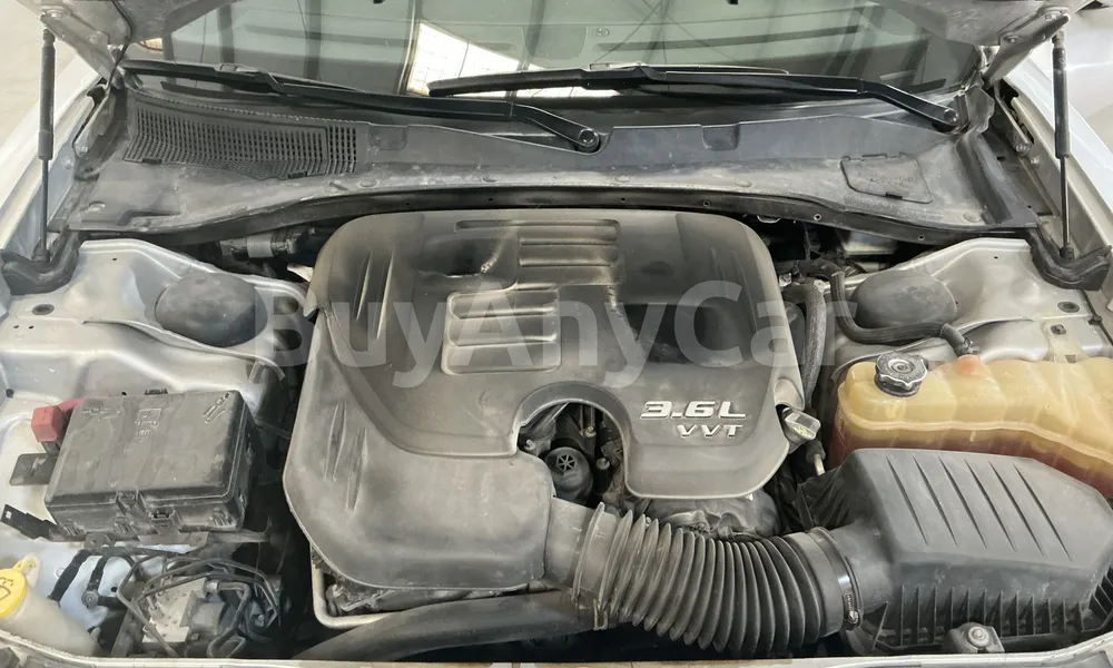 Vehicle photo 6