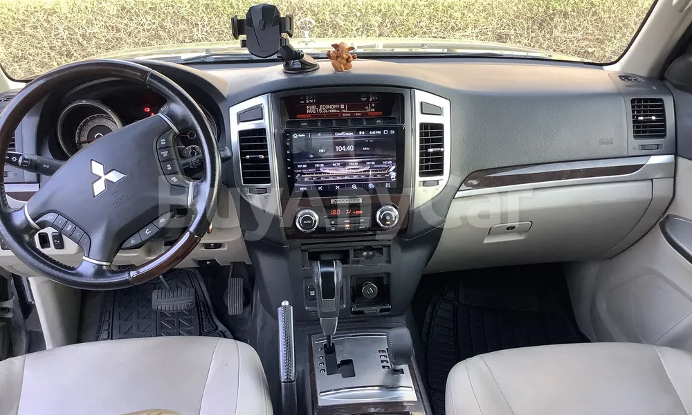 Vehicle photo 8