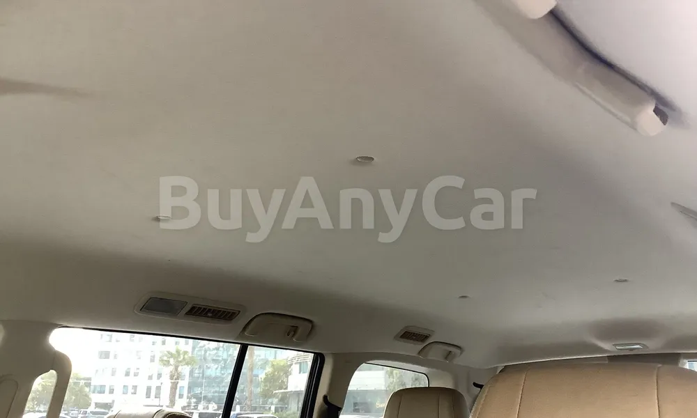 Vehicle photo 9