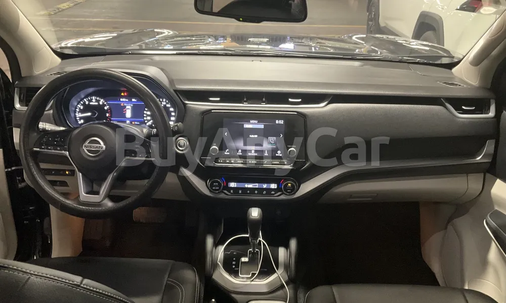 Vehicle photo 9