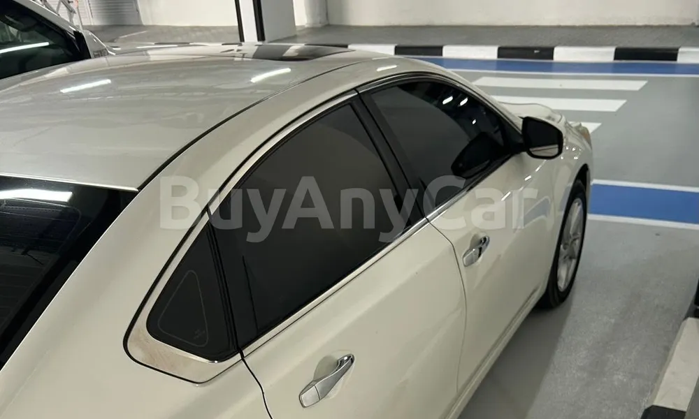 Vehicle photo 3