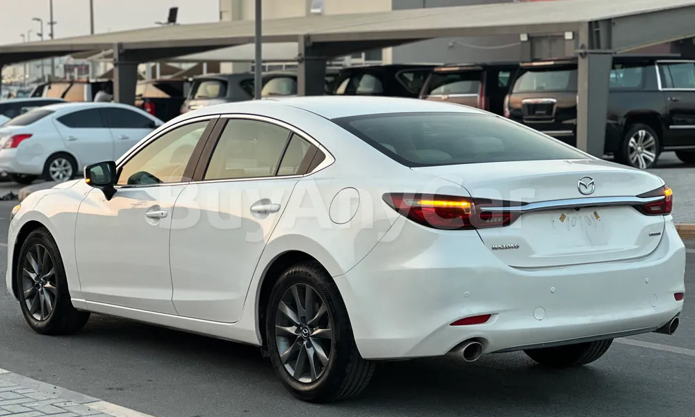 Vehicle photo 7