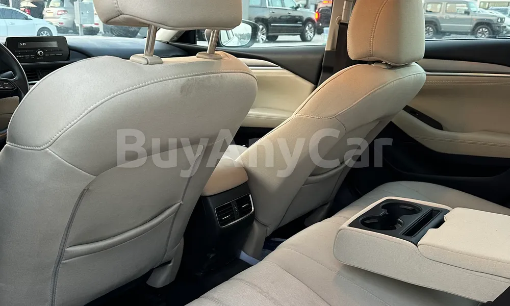 Vehicle photo 10