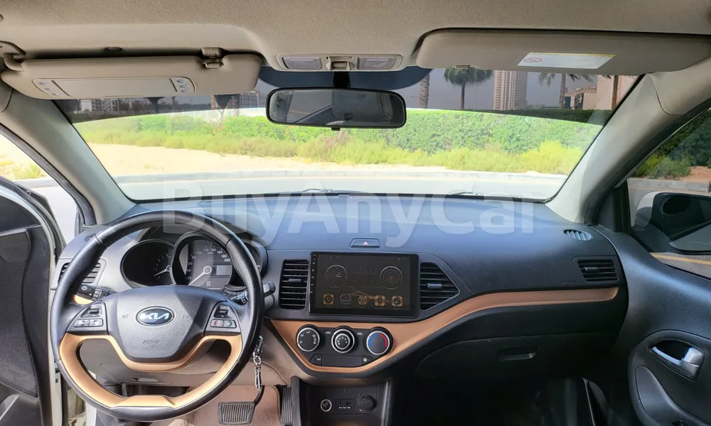 Vehicle photo 4