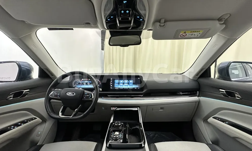 Vehicle photo 8