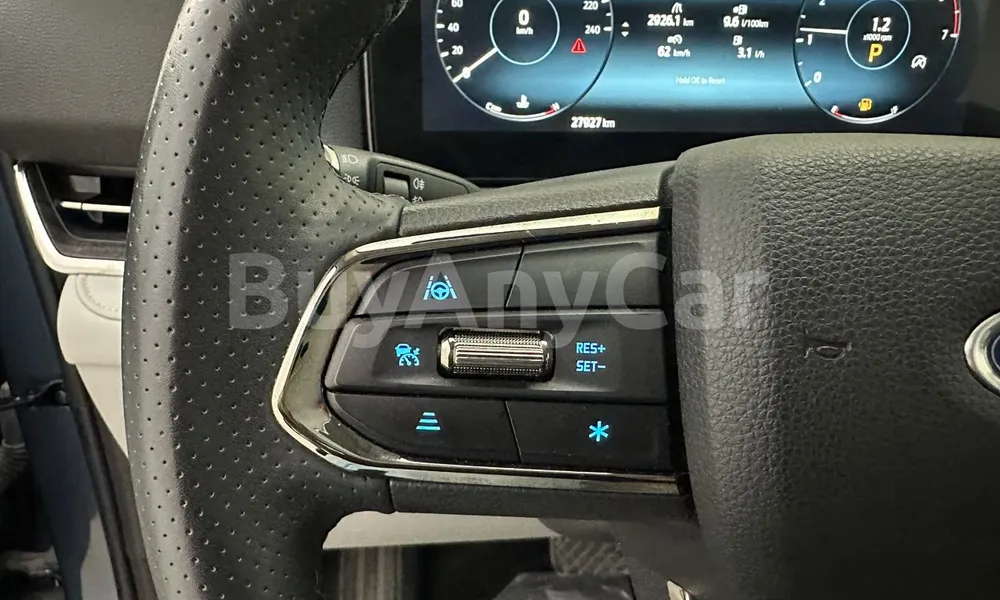 Vehicle photo 11