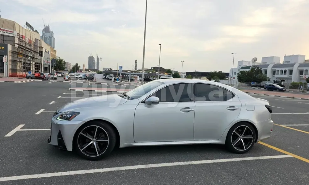 Vehicle photo 3