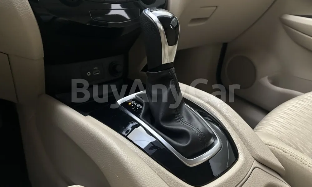 Vehicle photo 10