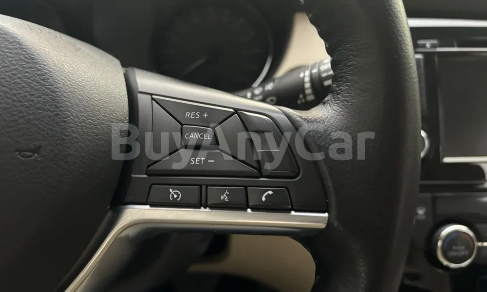 Vehicle photo 13