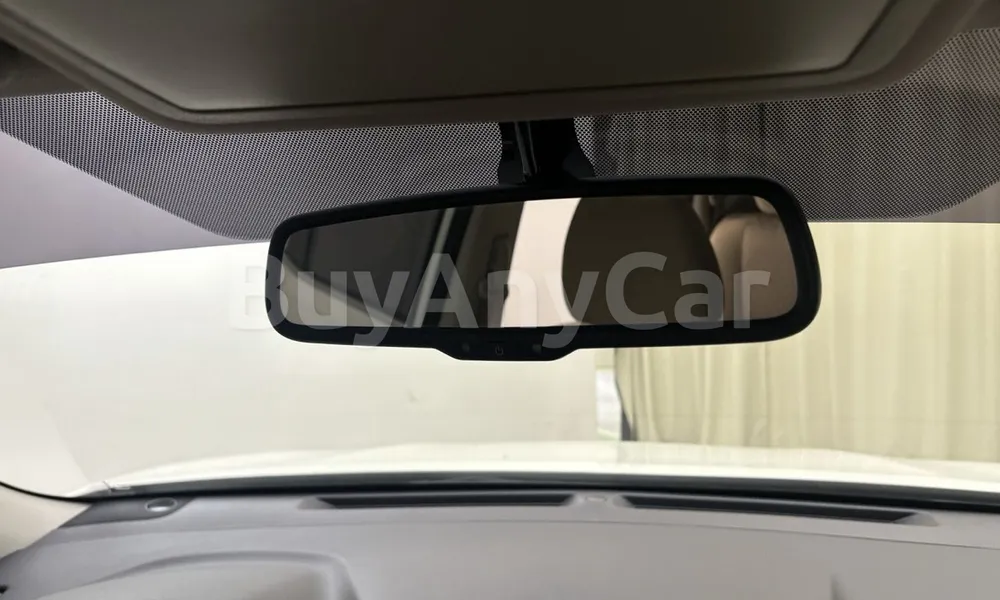 Vehicle photo 14