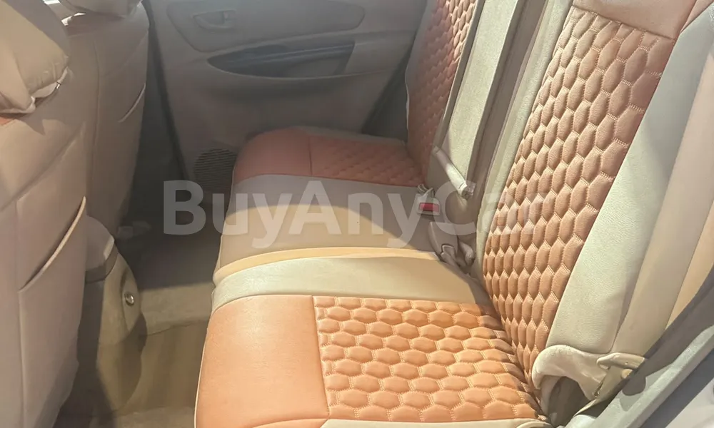 Vehicle photo 4