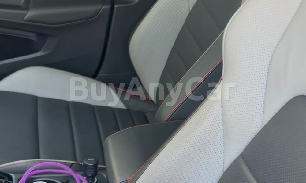 Vehicle photo 4