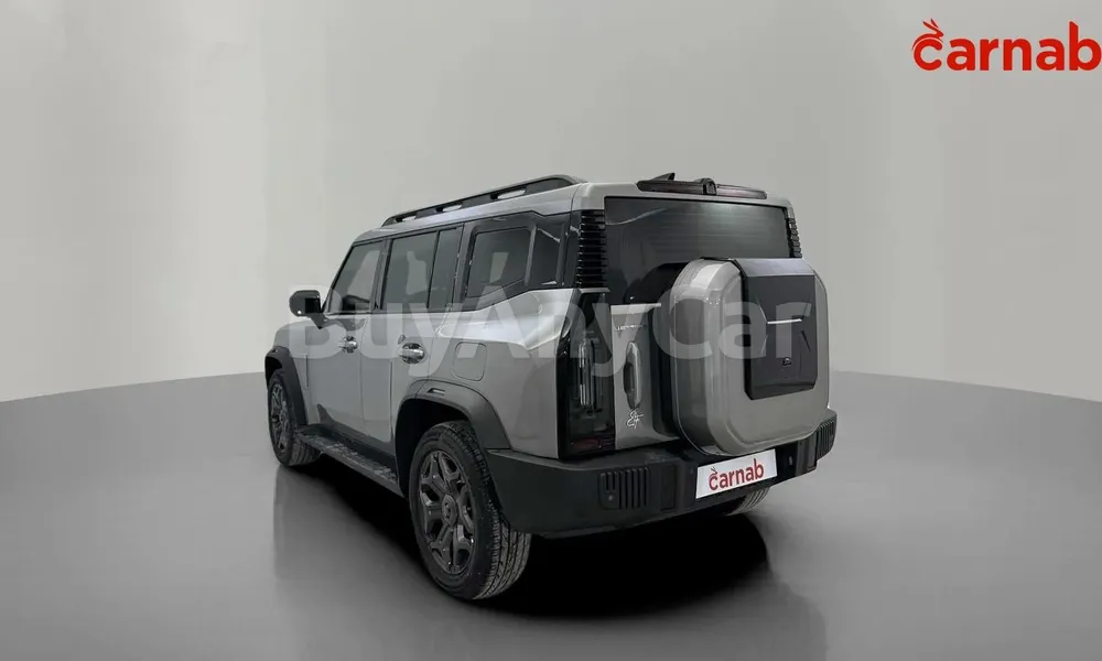 Vehicle photo 7