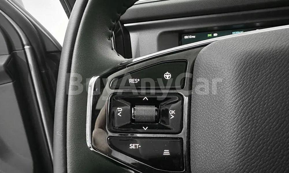 Vehicle photo 11
