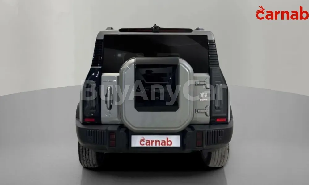 Vehicle photo 2