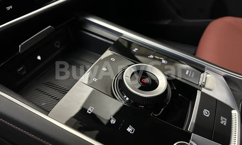 Vehicle photo 10