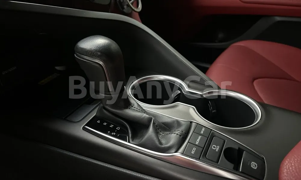 Vehicle photo 9