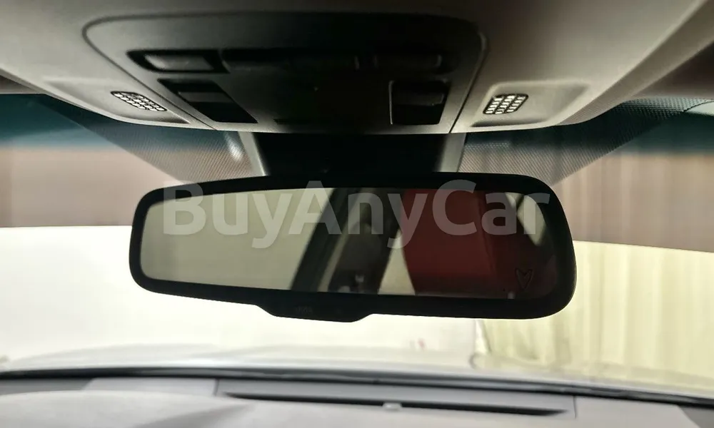 Vehicle photo 12