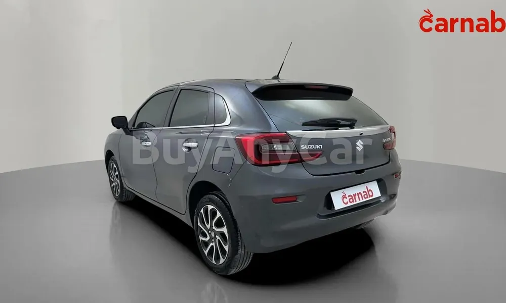 Vehicle photo 7