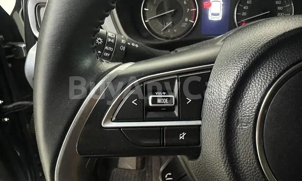 Vehicle photo 13