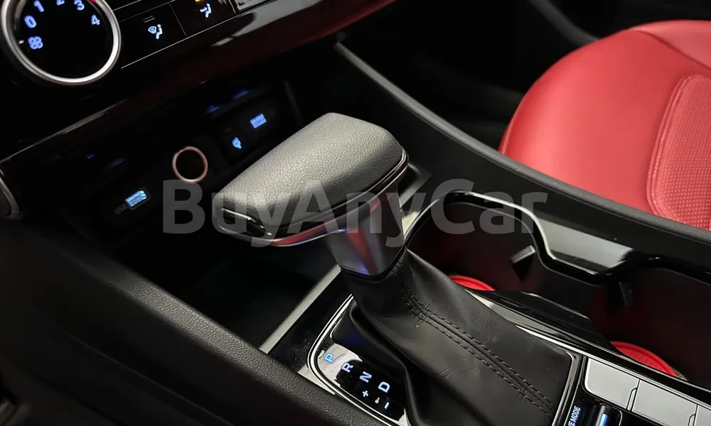 Vehicle photo 10