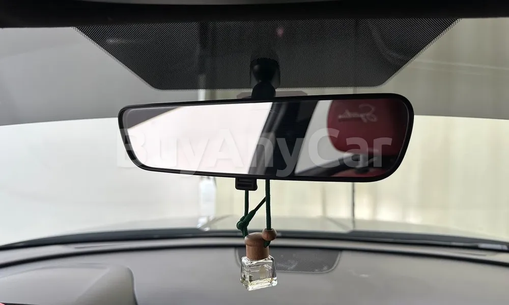 Vehicle photo 12
