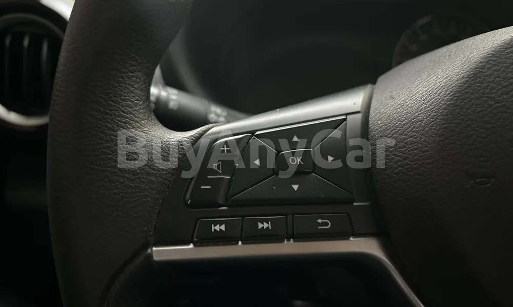 Vehicle photo 6