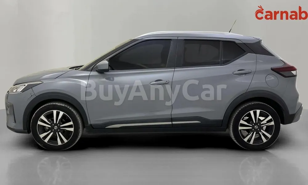 Vehicle photo 3