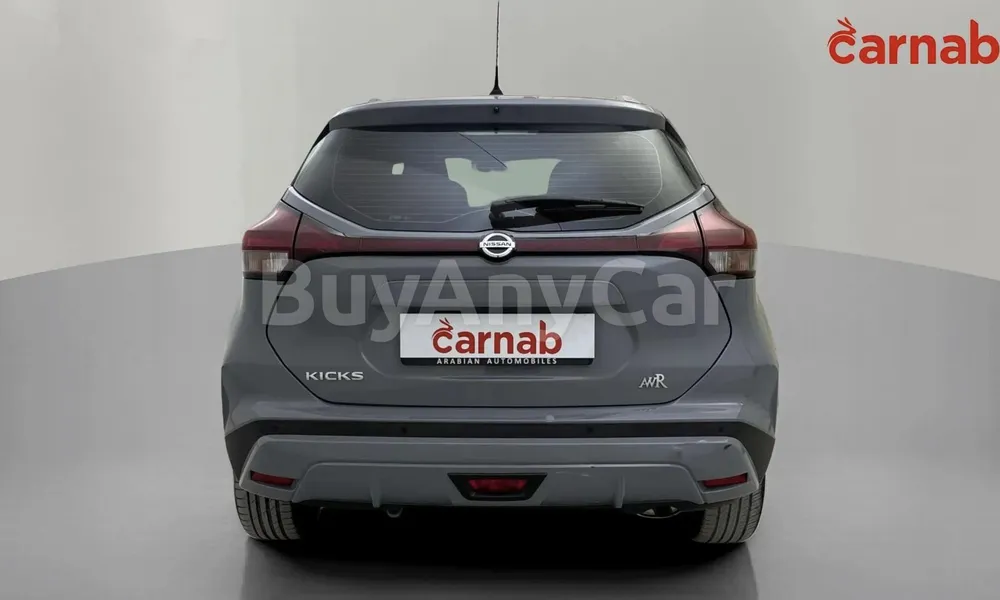 Vehicle photo 2