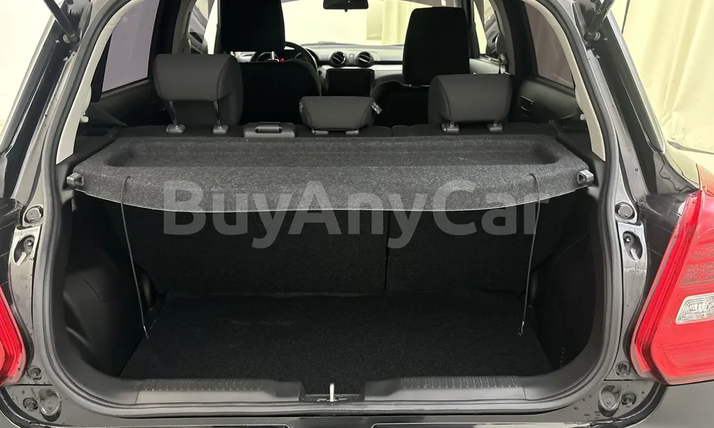 Vehicle photo 6