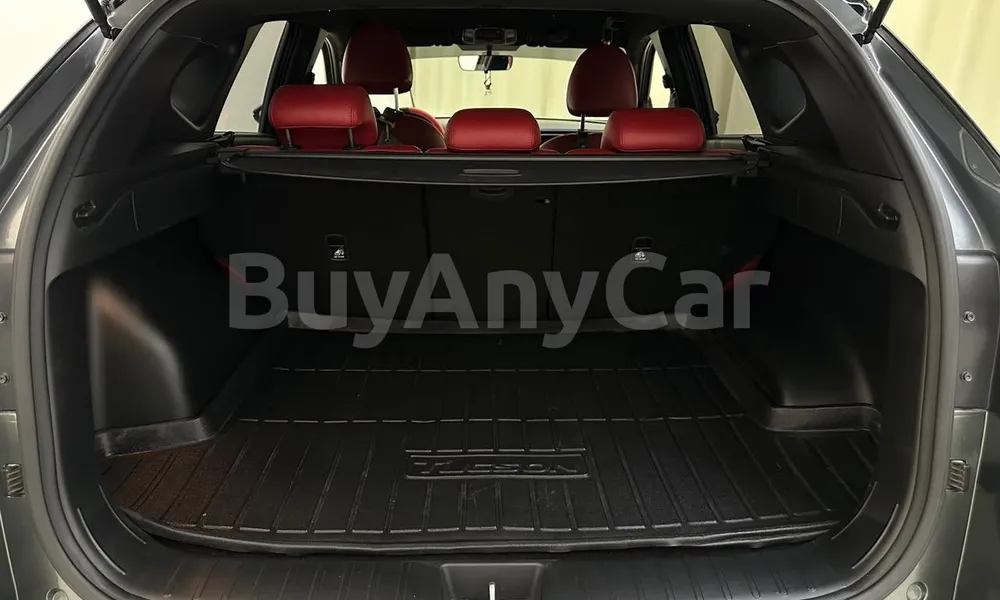 Vehicle photo 14