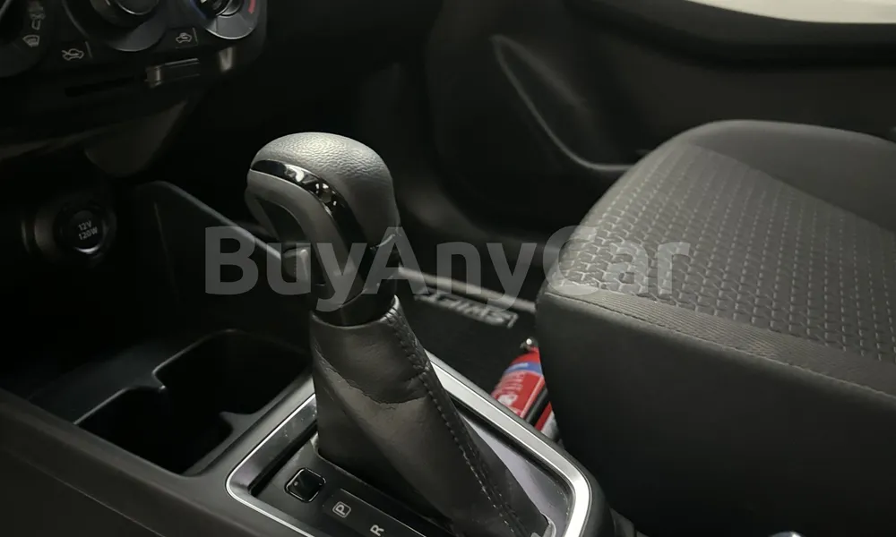 Vehicle photo 10
