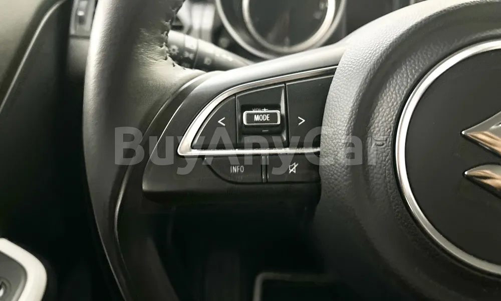Vehicle photo 12