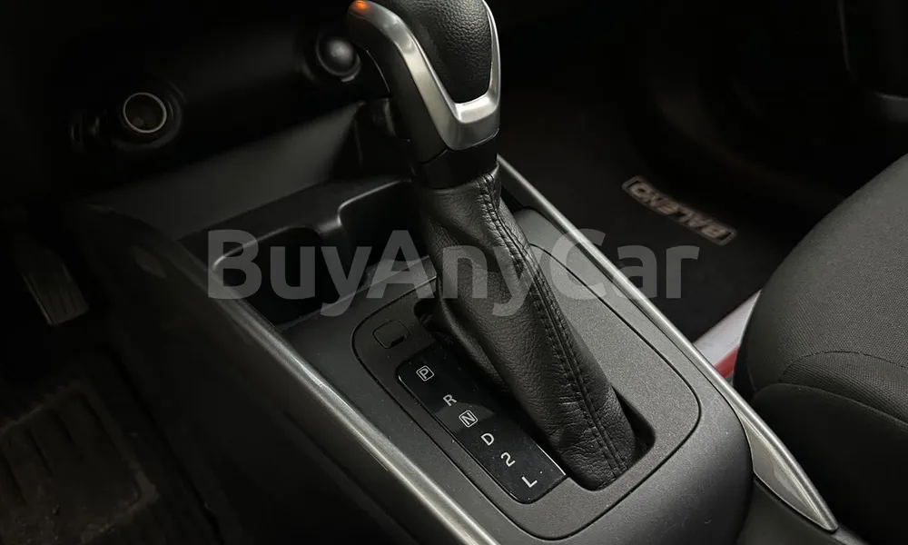 Vehicle photo 8