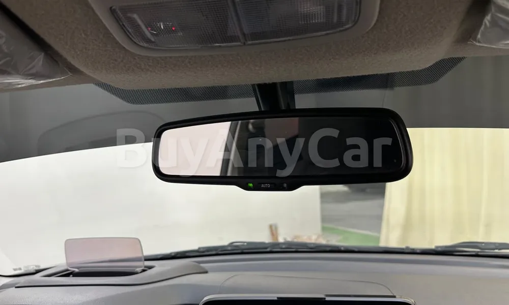 Vehicle photo 14